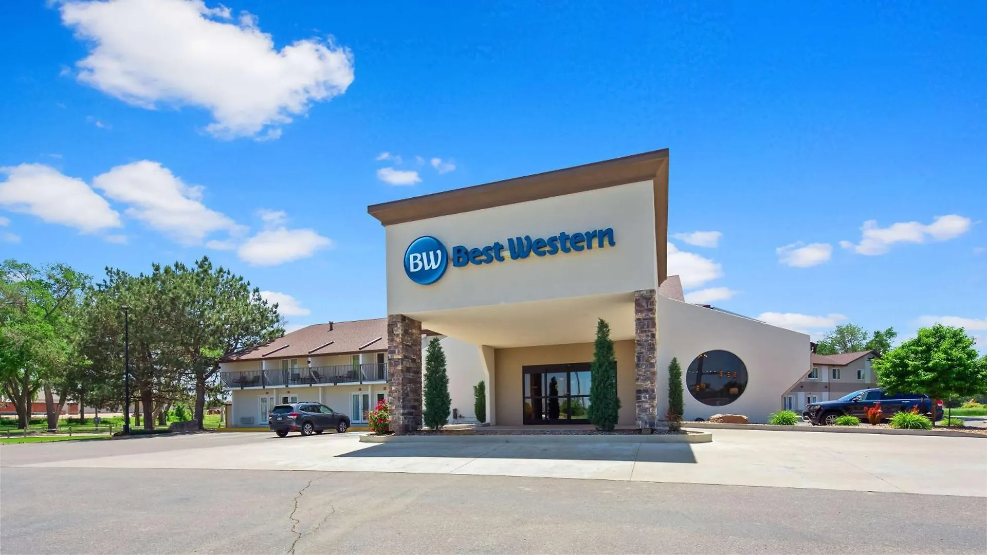 7 Colorado Hotels Praised for Outstanding Staff Service