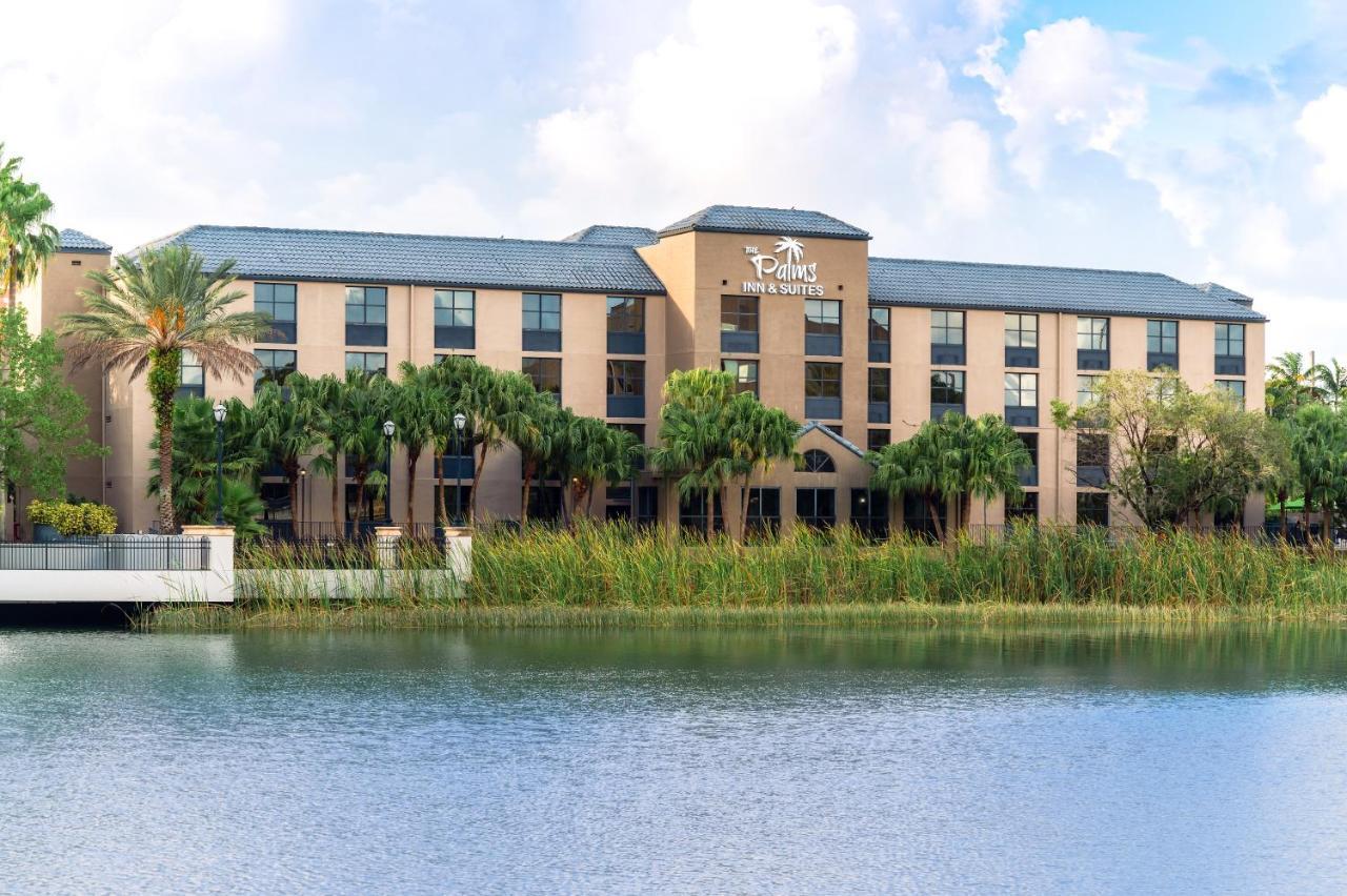 4 Business Hotels Close to Ruben Dario Park, Miami